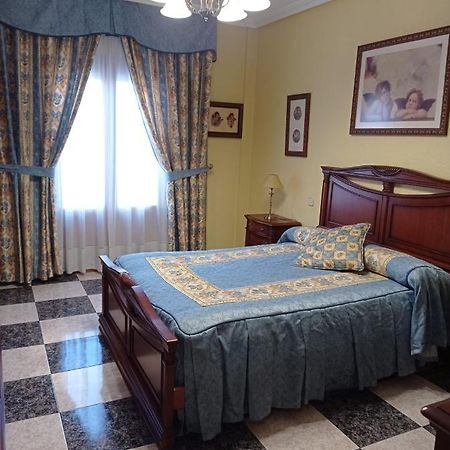 Apartamento Turistico Antigua Universidad 알마그로 외부 사진