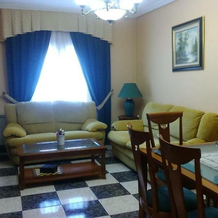 Apartamento Turistico Antigua Universidad 알마그로 외부 사진
