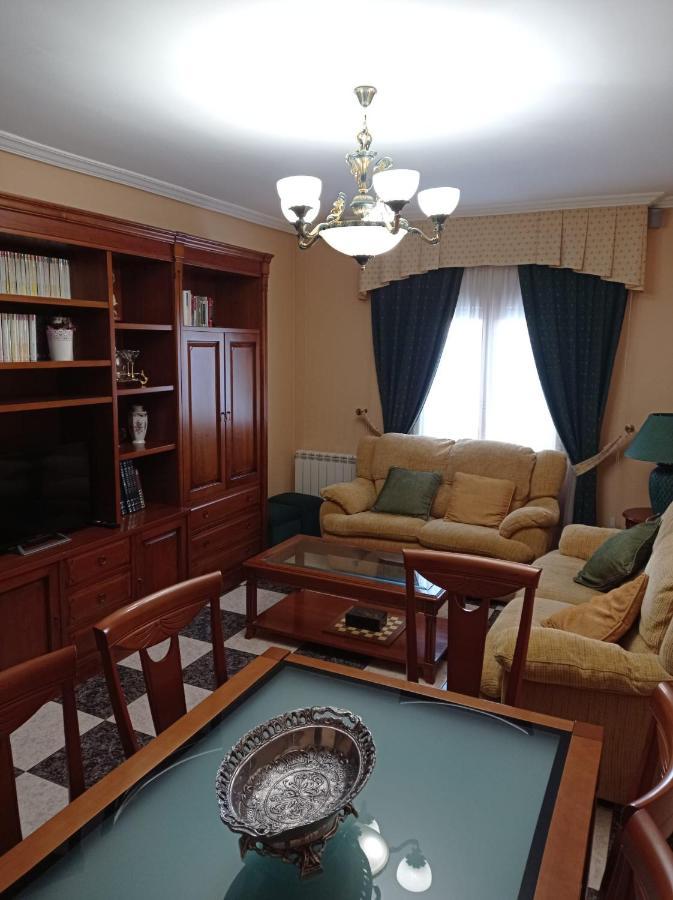 Apartamento Turistico Antigua Universidad 알마그로 외부 사진