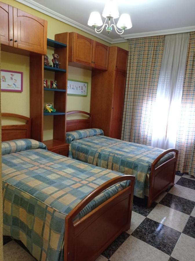 Apartamento Turistico Antigua Universidad 알마그로 외부 사진